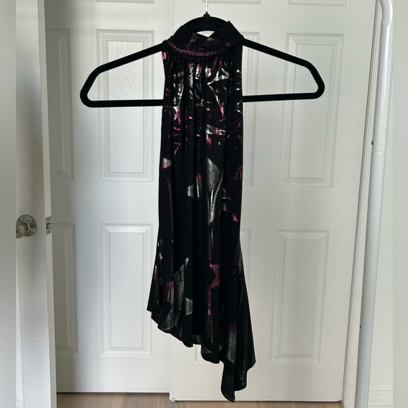 Halter neck top with low back - Picture 1 of 3